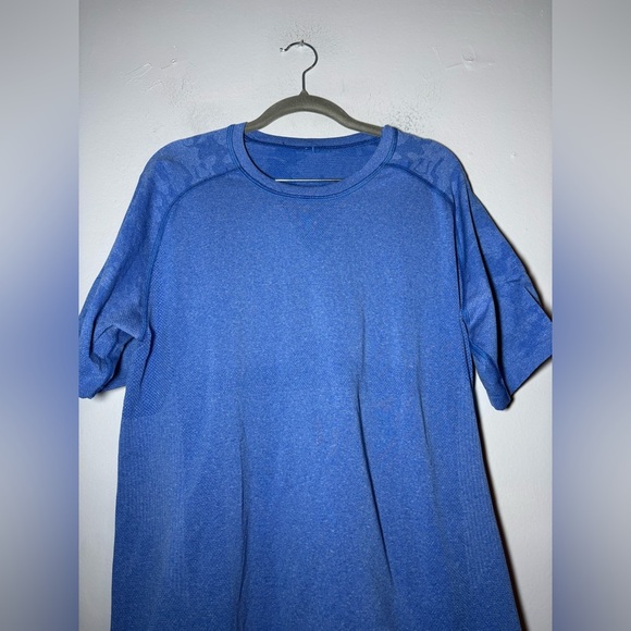 Lululemon Shirt Blue Tee Casual Workout Gym Athleisure Stretch size M - Picture 2 of 6
